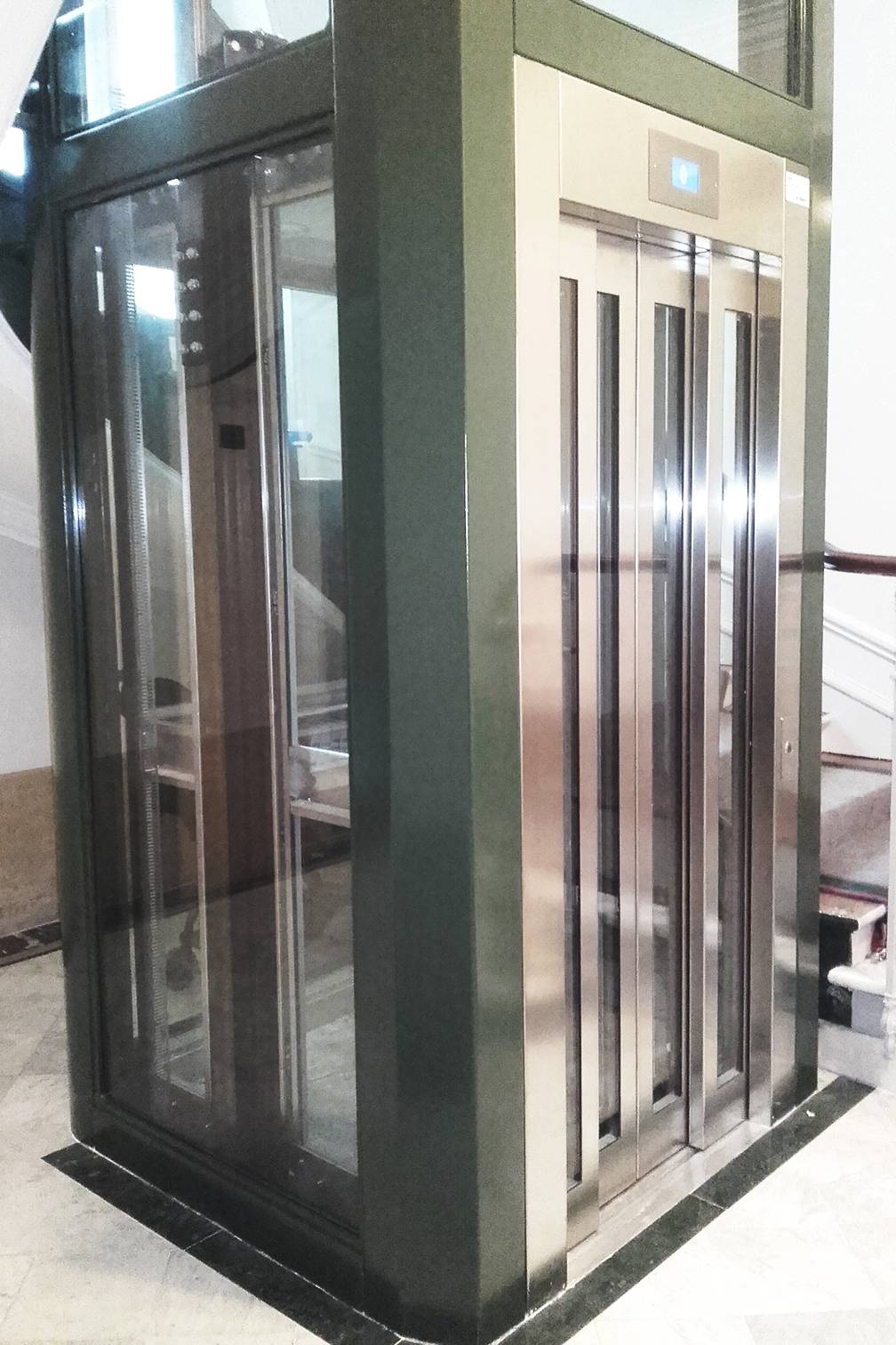 2022-OCTÉ Lift-solutions ascenseur-realisation-cabine