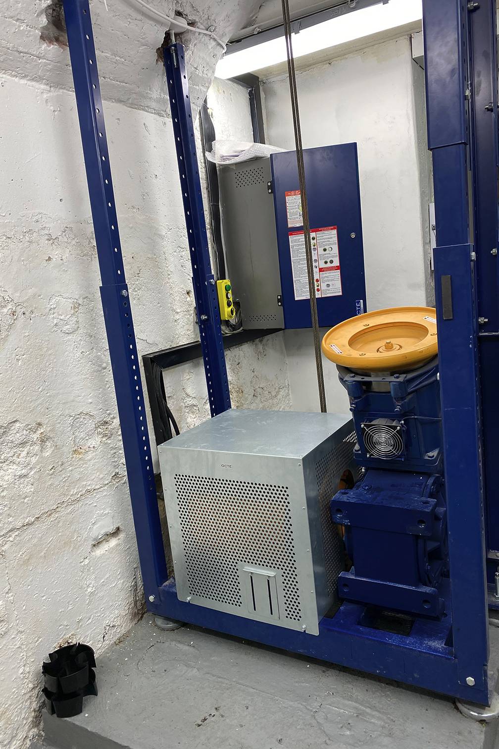 2022-OCTÉ Lift-solutions ascenseur-realisation-machinerie-machine tambour-verso 2022-OCTÉ Lift-solutions ascenseur-realisation-machinerie-machine tambour-verso