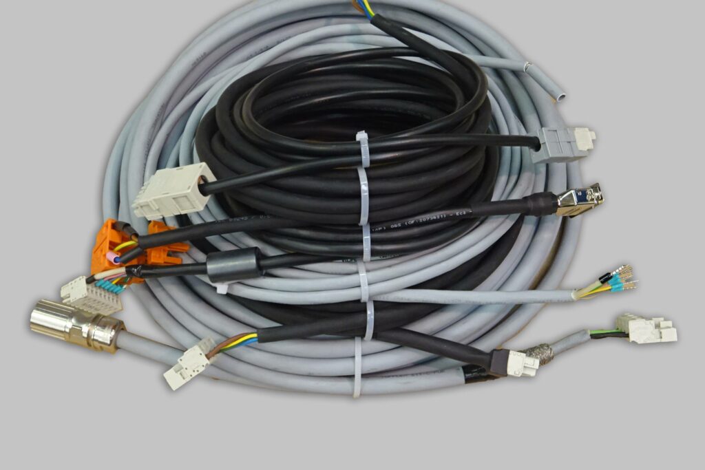 2022-OCTE Electric Spain-solution électrique-cable-connecteurs-gris