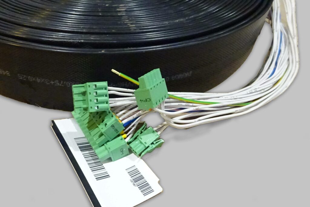 2022-OCTE Electric Spain-solution électrique-cable plat-pendentif-gris