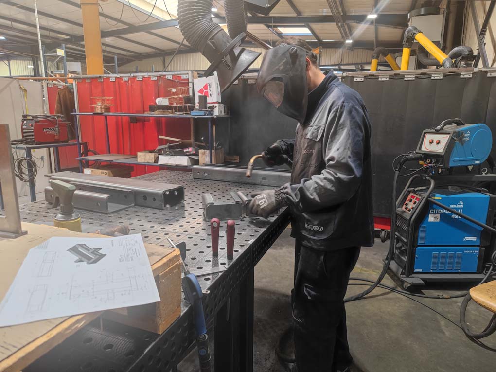 soudeur octe-industry-soudage-pieces-metalliques